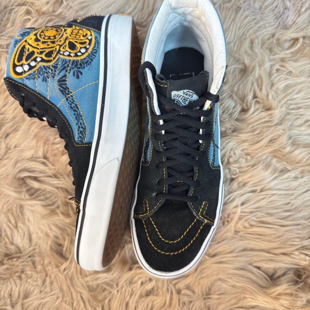 VANS Sk8-Hi Unisex Dia de Los Muertos Embroidered Sneakers. Men’s 4.5 Women’s 6​ - Picture 2 of 12